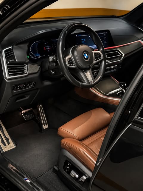 BMW X5 XDRIVE45E M SPORT - Imagem 10