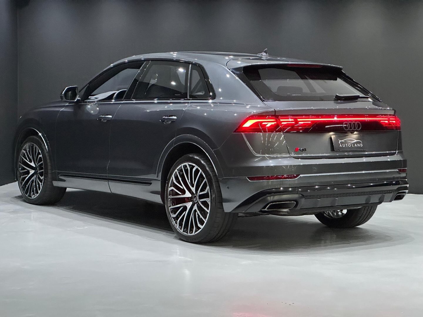 AUDI Q8 3.0 TFSI GASOLINA PERFORMANCE BLACK QUATTRO TIPTRONIC BLINDADO - Imagem 2