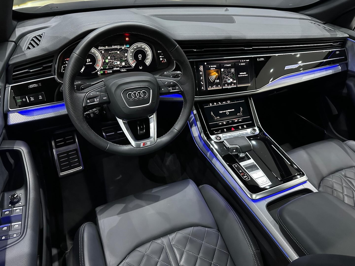 AUDI Q8 3.0 TFSI GASOLINA PERFORMANCE BLACK QUATTRO TIPTRONIC BLINDADO - Imagem 5