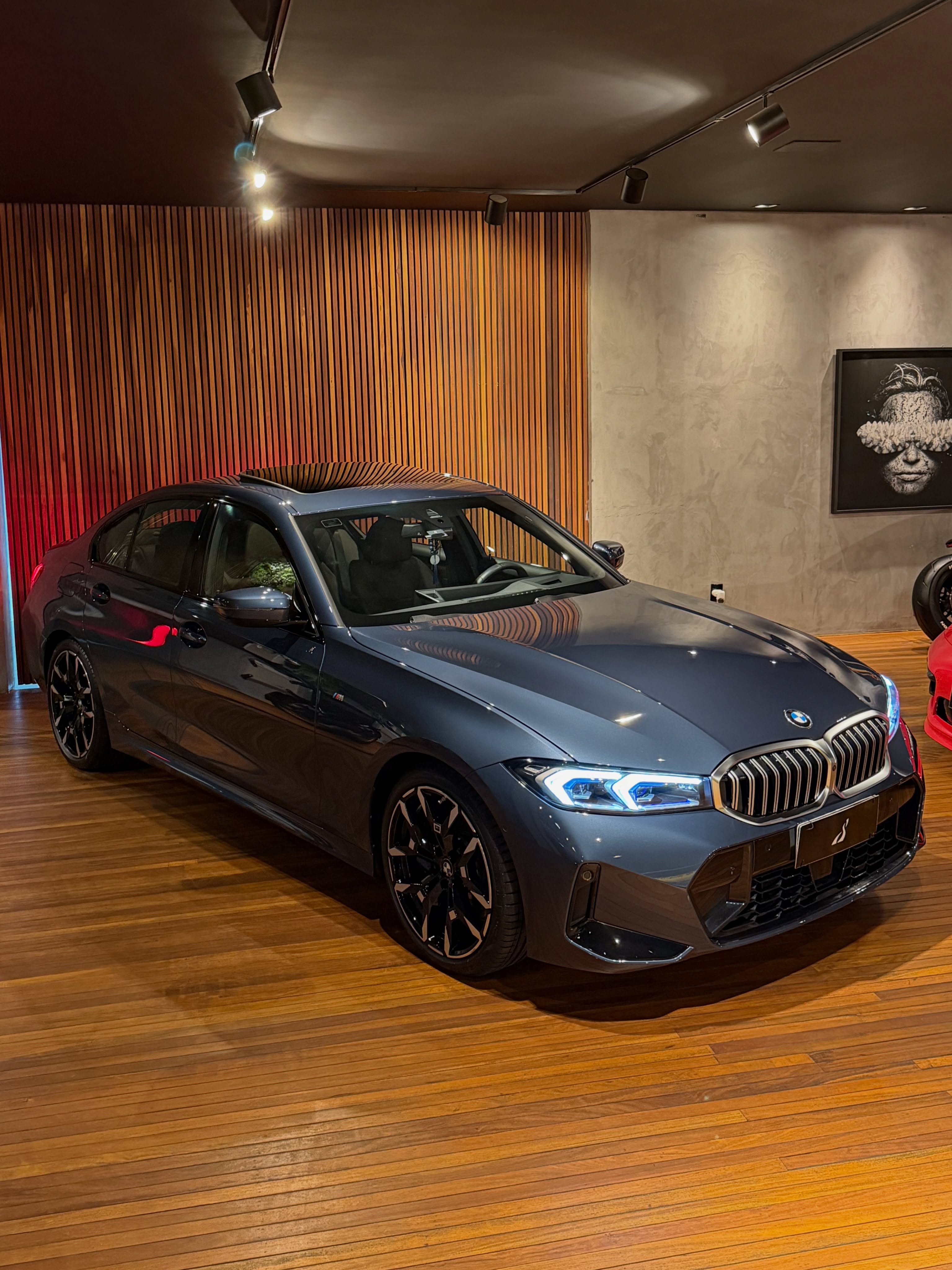 BMW 320 M SPORT - Imagem 1
