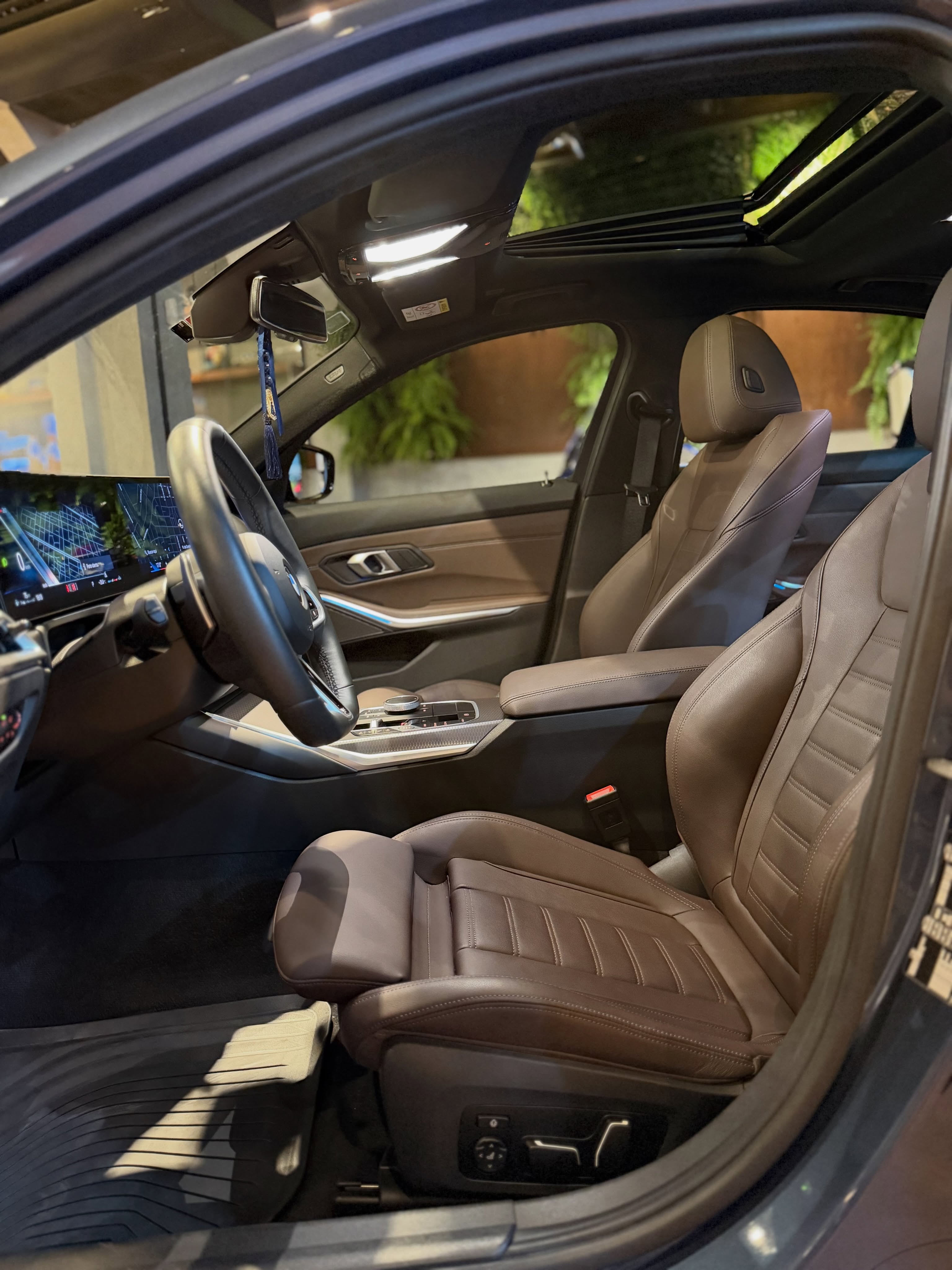 BMW 320 M SPORT - Imagem 12