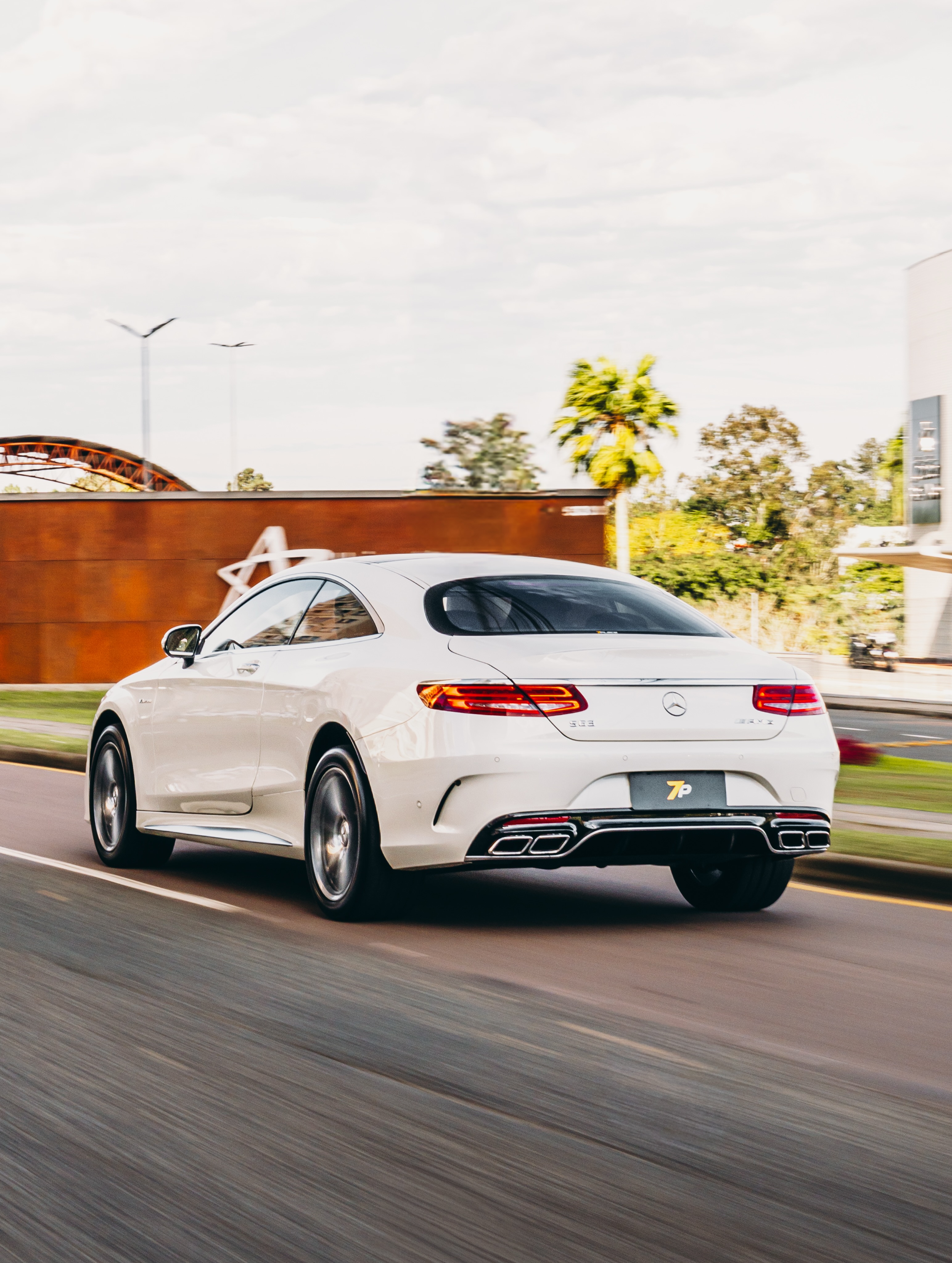 MERCEDES-BENZ S 63 AMG COUPE - Imagem 4