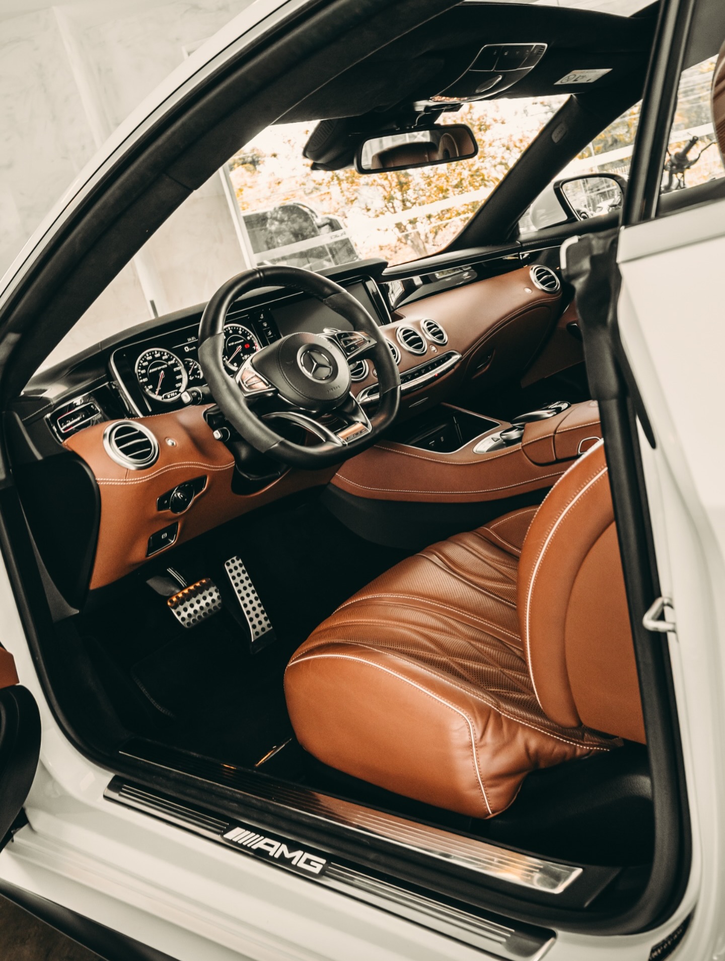 MERCEDES-BENZ S 63 AMG COUPE - Imagem 8