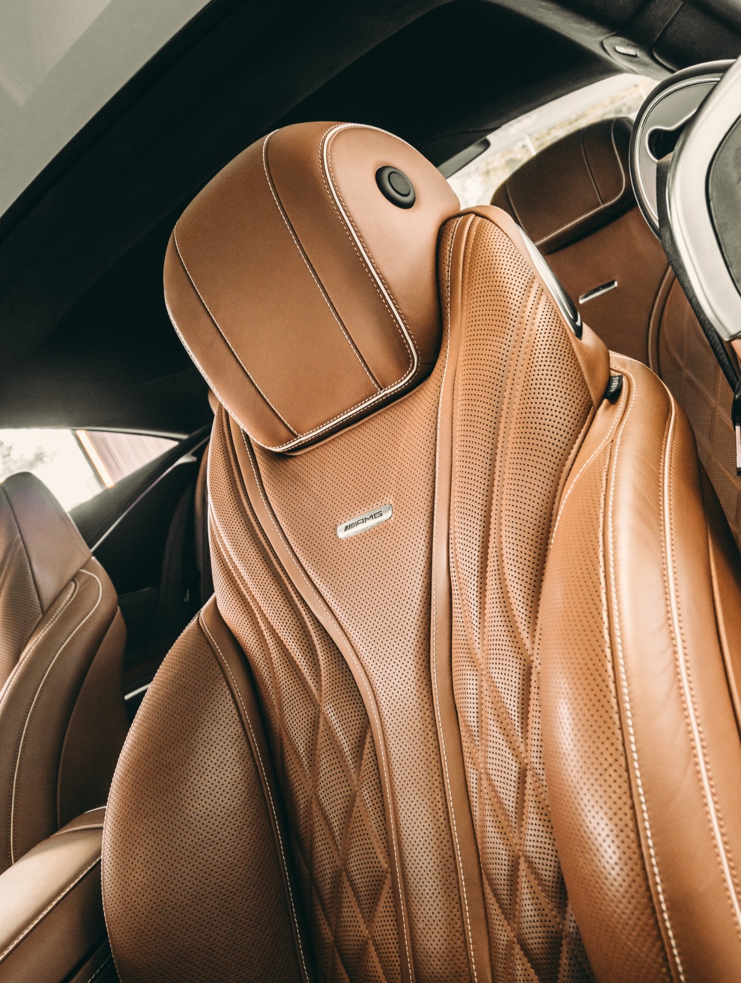 MERCEDES-BENZ S 63 AMG COUPE - Imagem 10