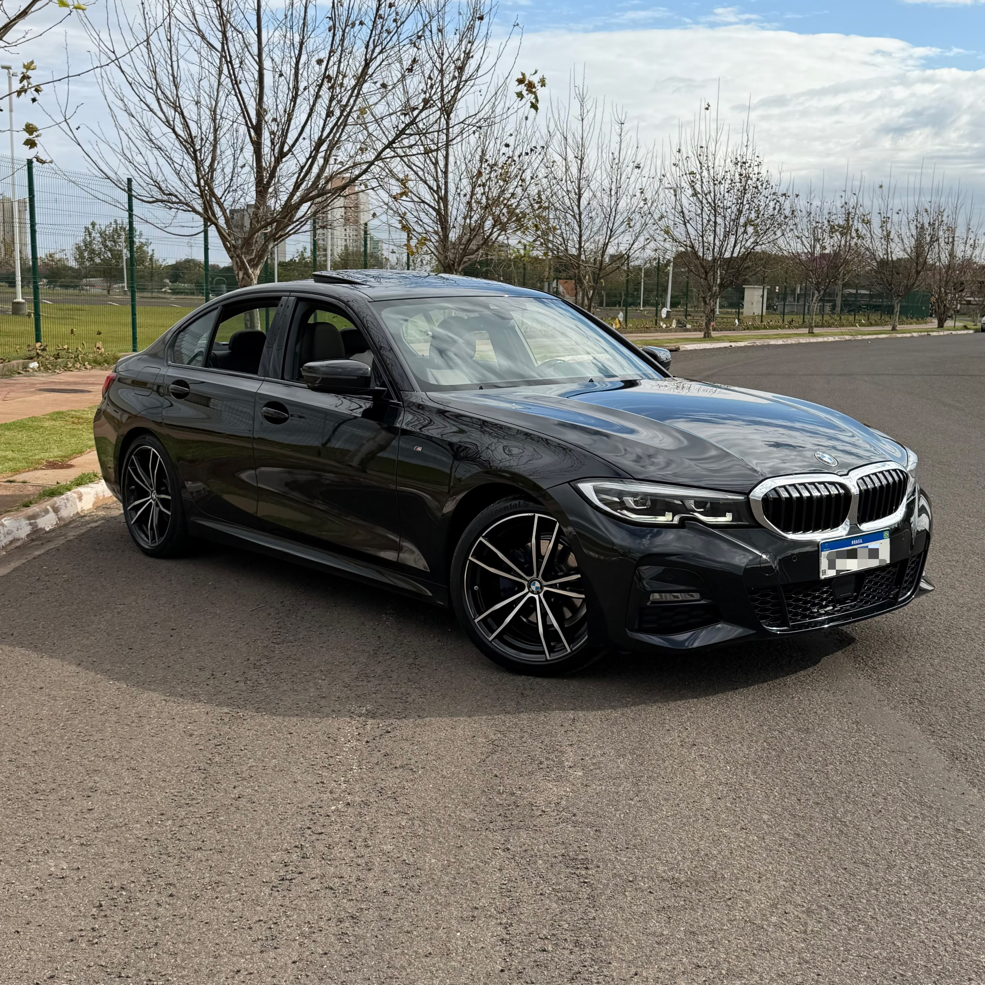 BMW 320I M SPORT - Imagem 1