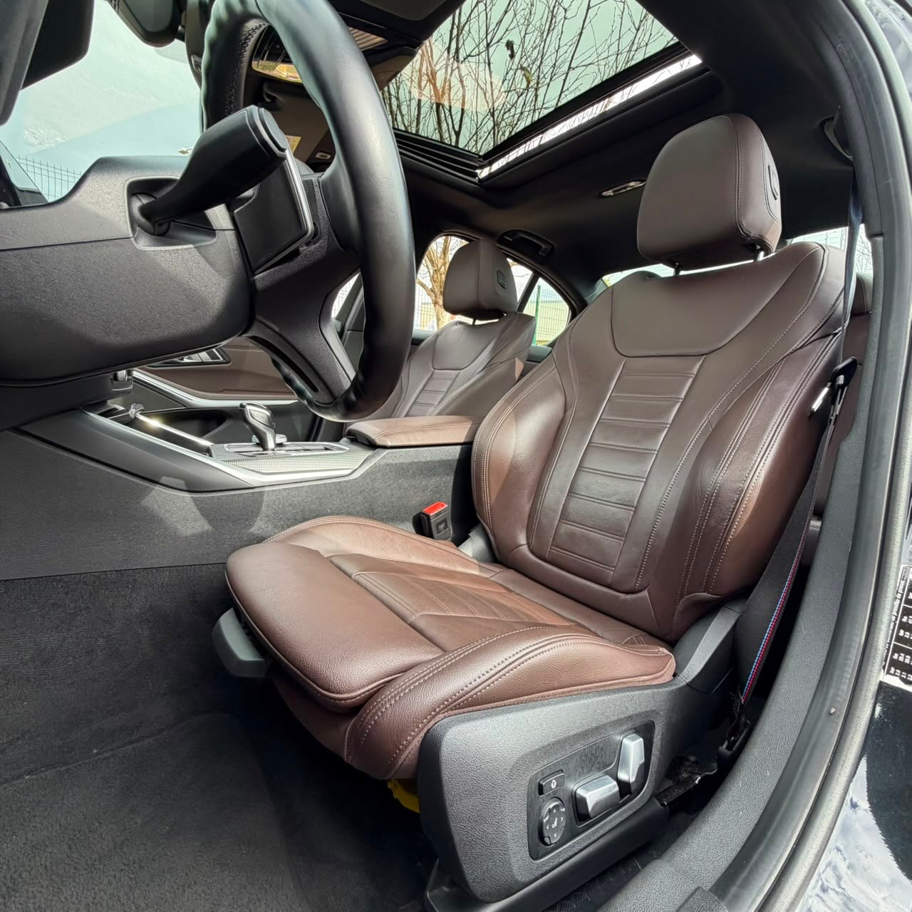 BMW 320I M SPORT - Imagem 11