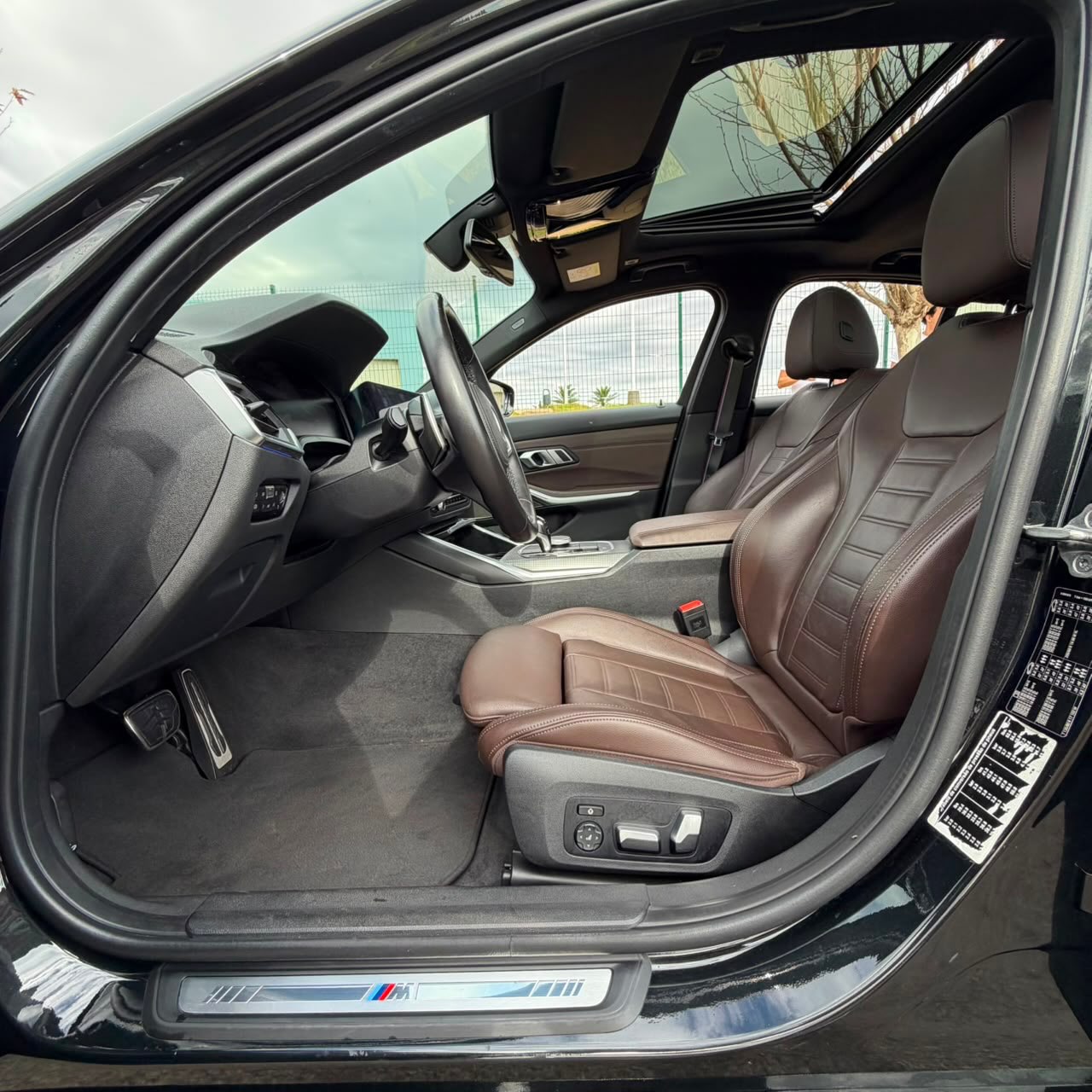 BMW 320I M SPORT - Imagem 12
