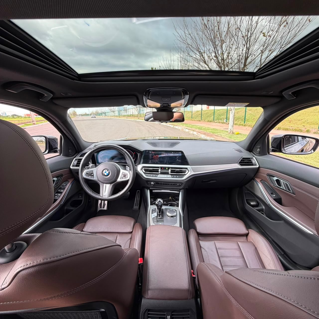 BMW 320I M SPORT - Imagem 13