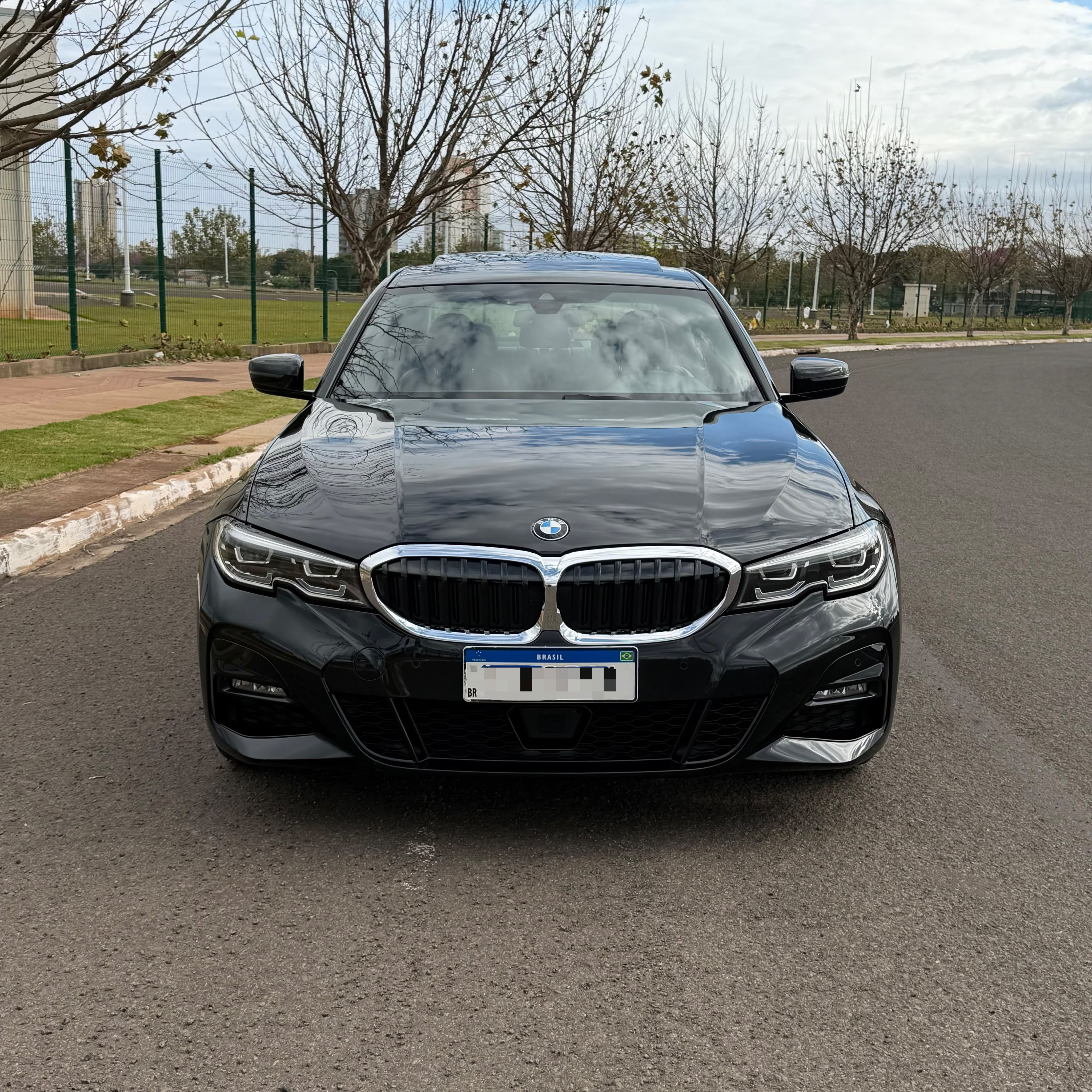 BMW 320I M SPORT - Imagem 4