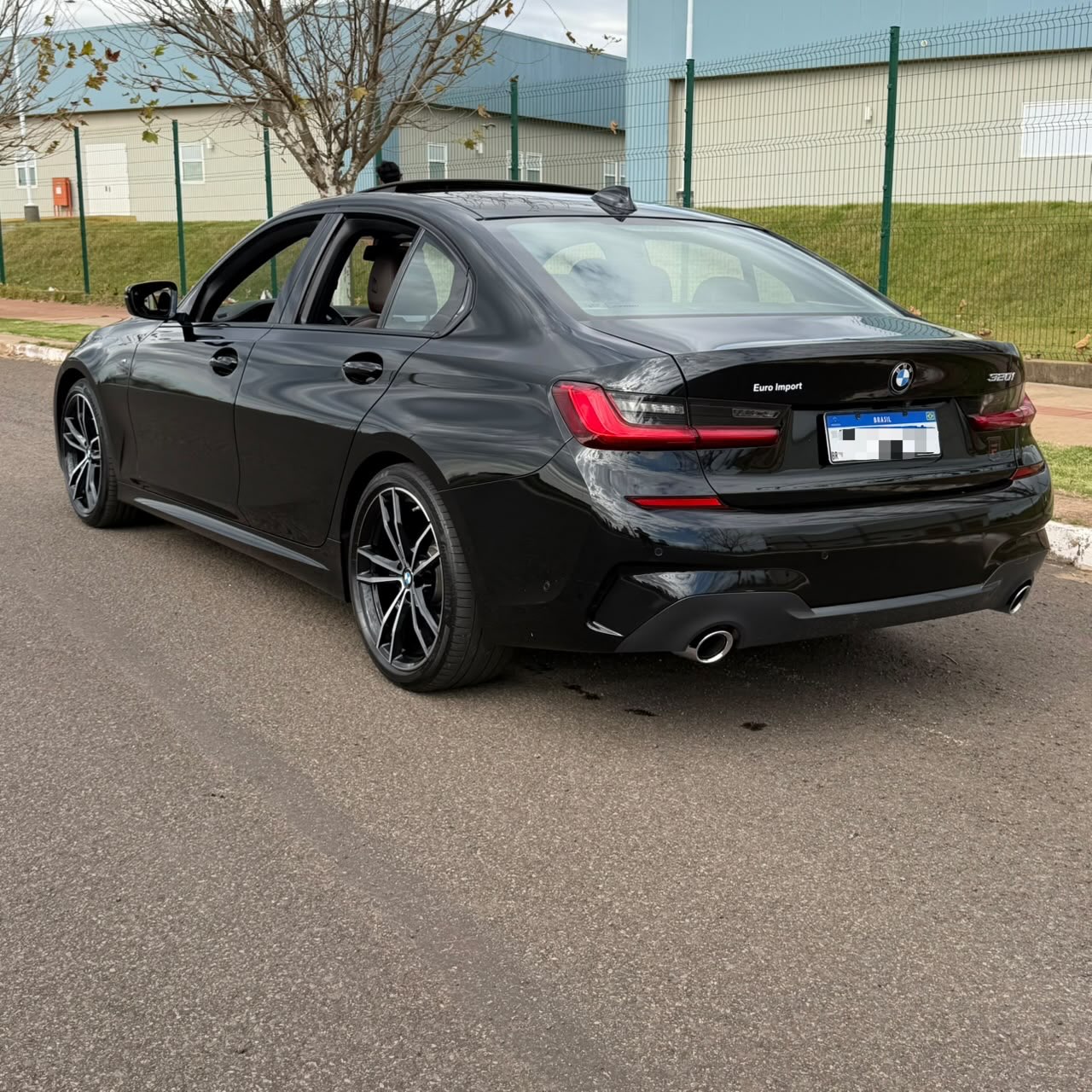 BMW 320I M SPORT - Imagem 5