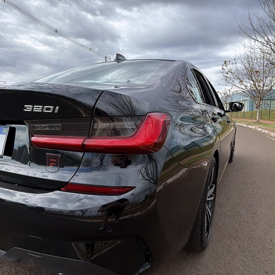 BMW 320I M SPORT - Imagem 7