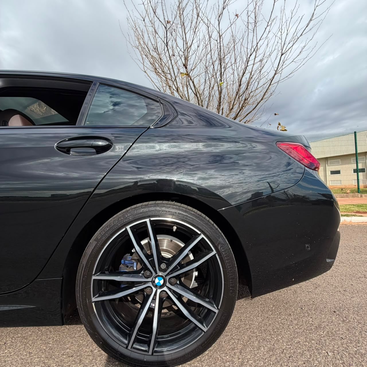 BMW 320I M SPORT - Imagem 8