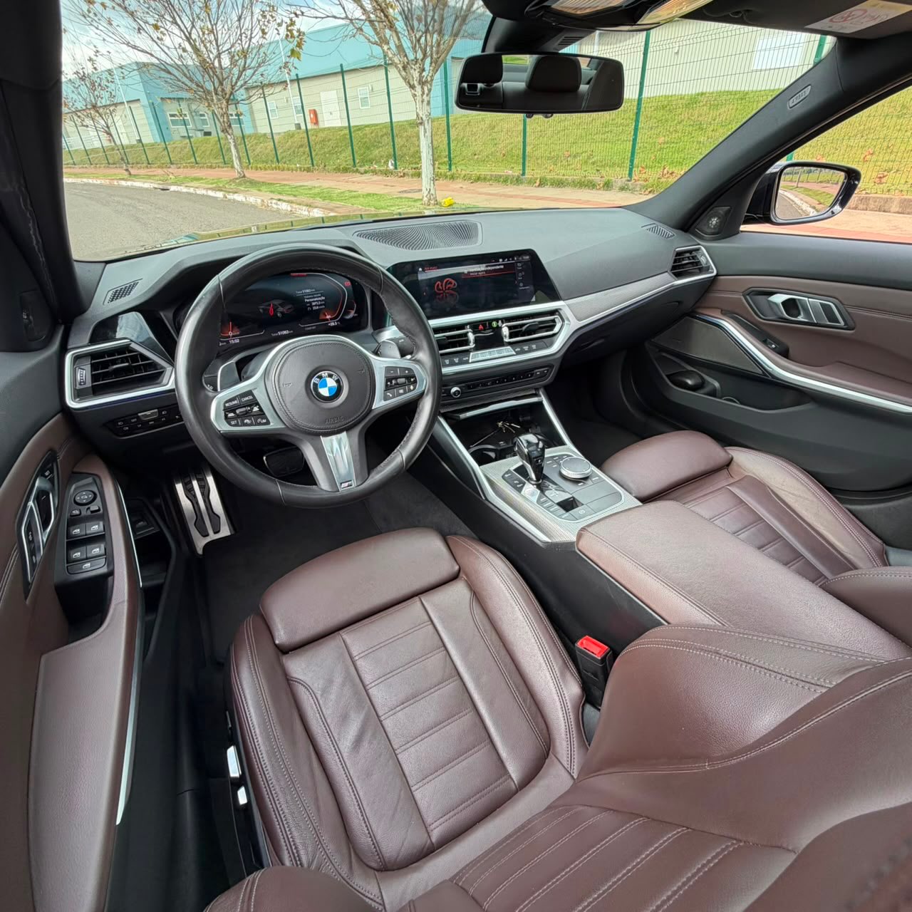 BMW 320I M SPORT - Imagem 10