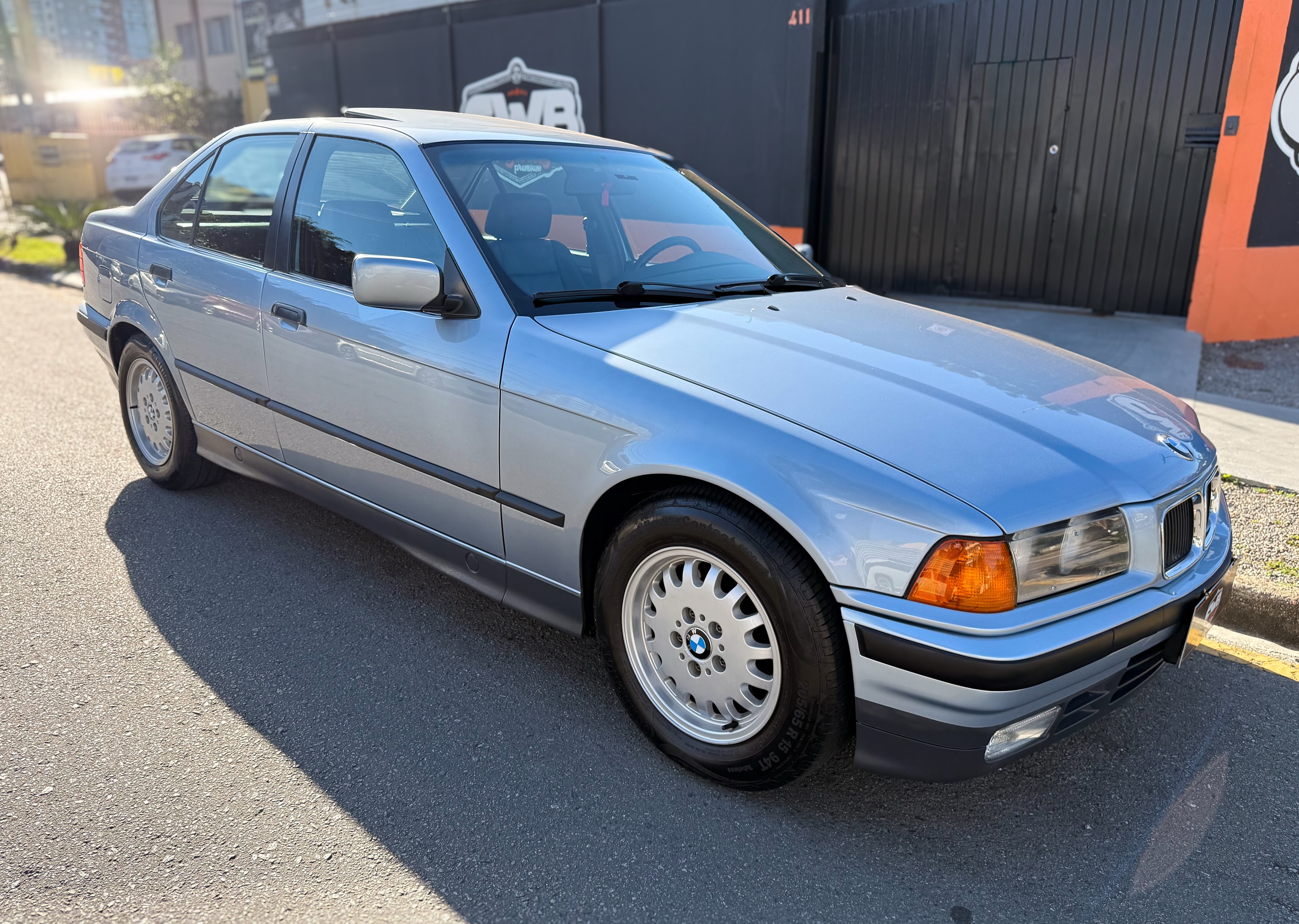 BMW 325I - Imagem 2