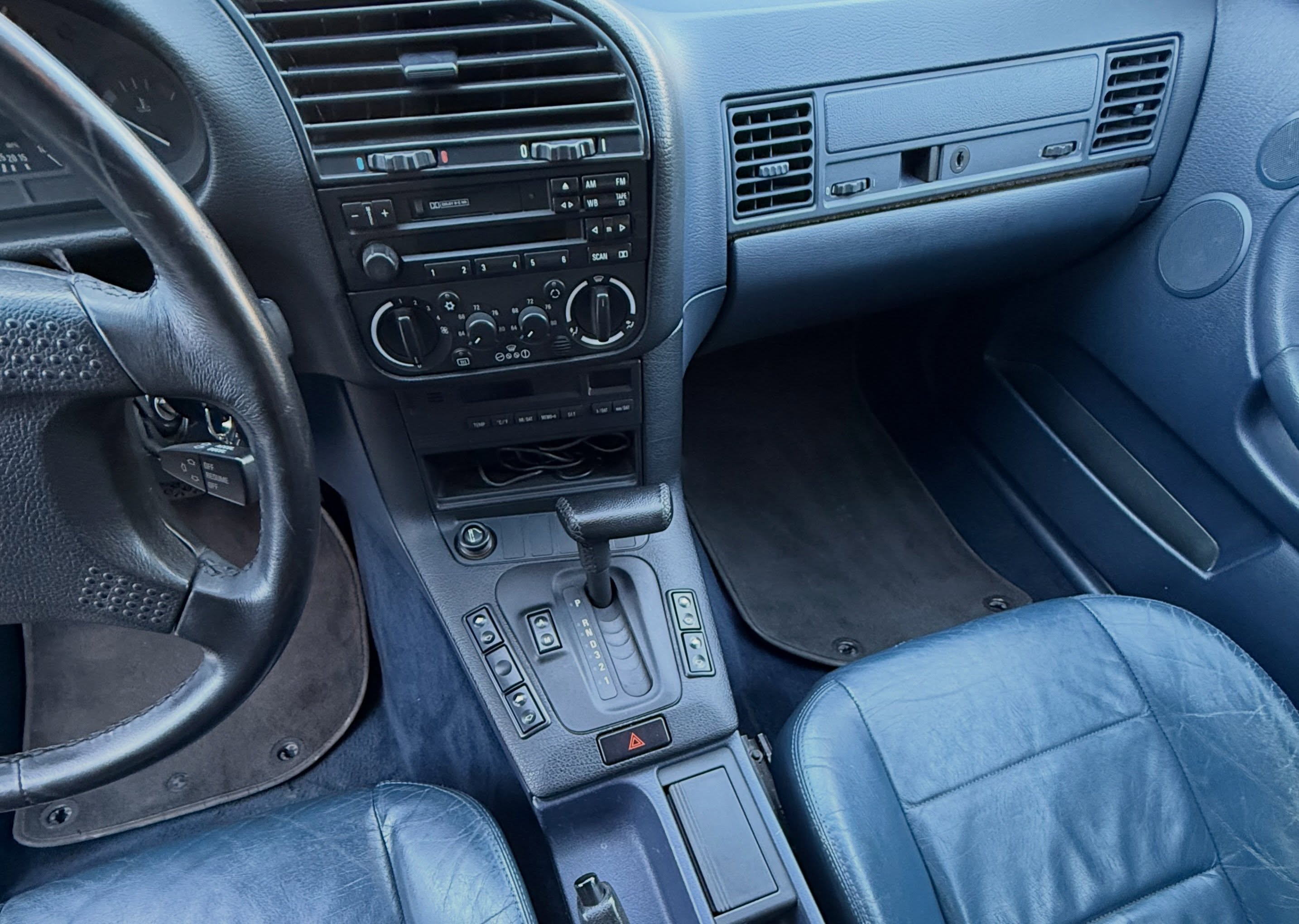 BMW 325I - Imagem 12