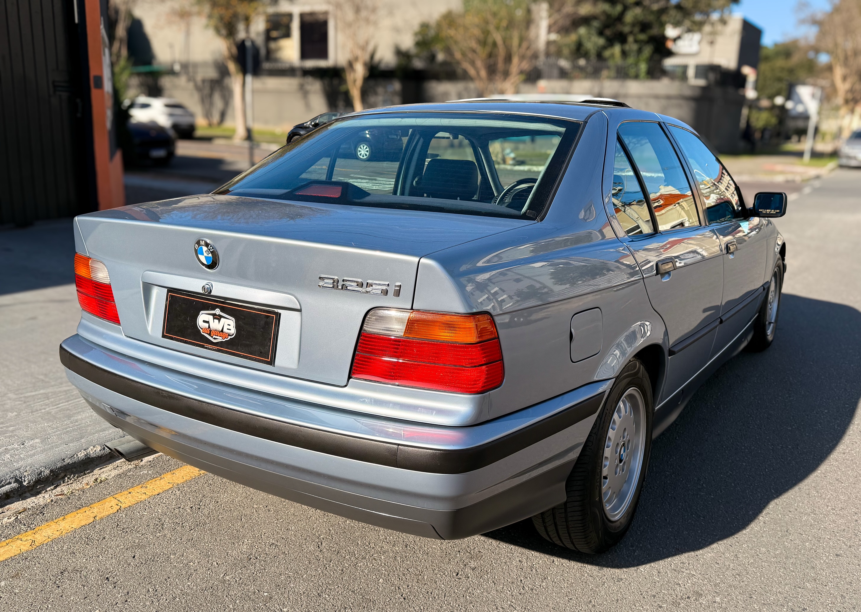 BMW 325I - Imagem 3