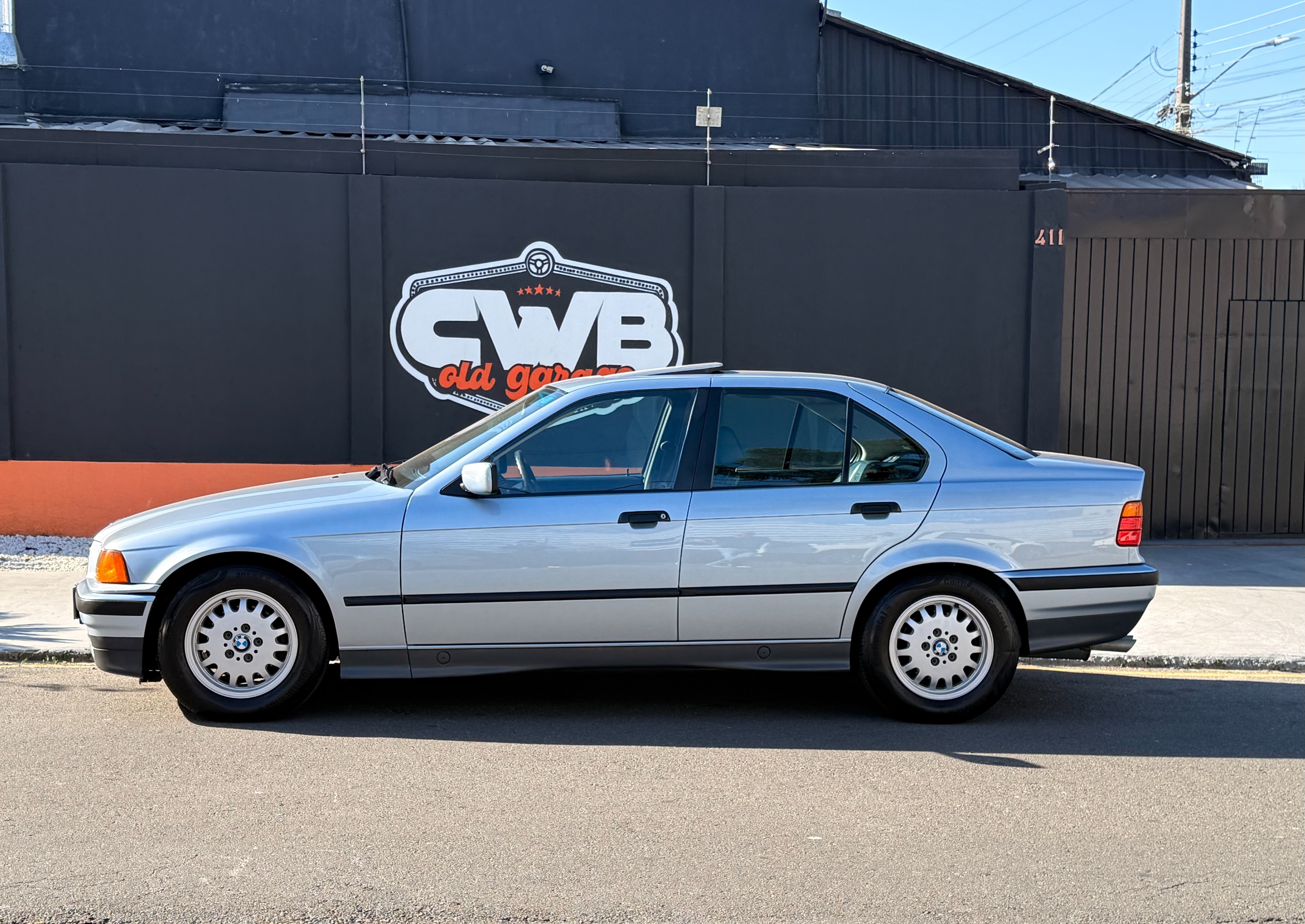 BMW 325I - Imagem 4