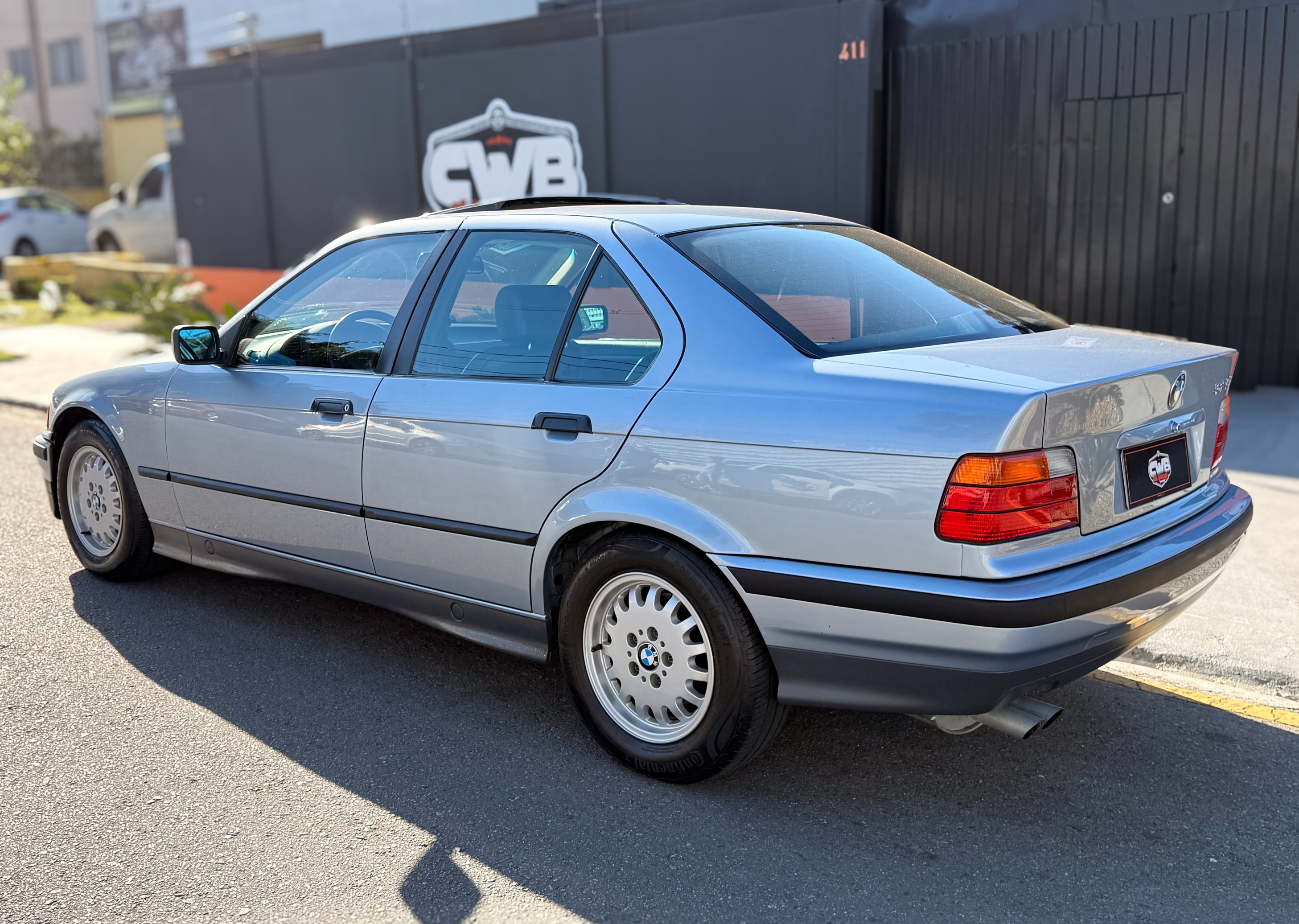 BMW 325I - Imagem 5