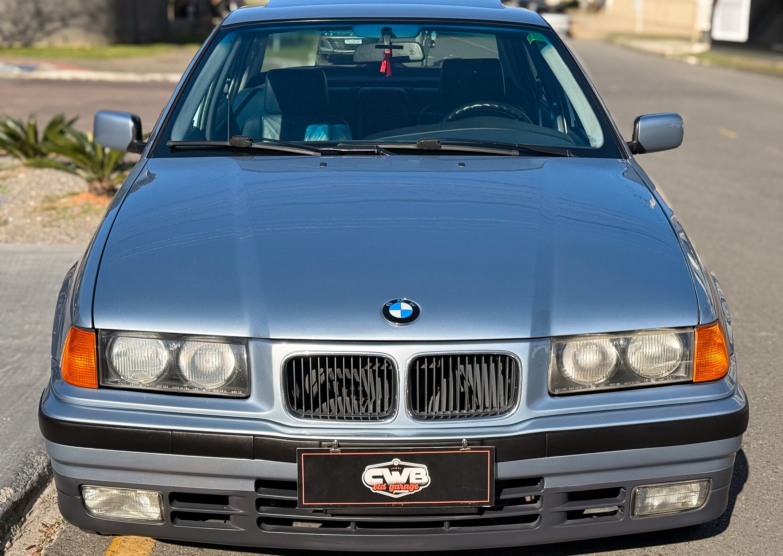 BMW 325I - Imagem 6