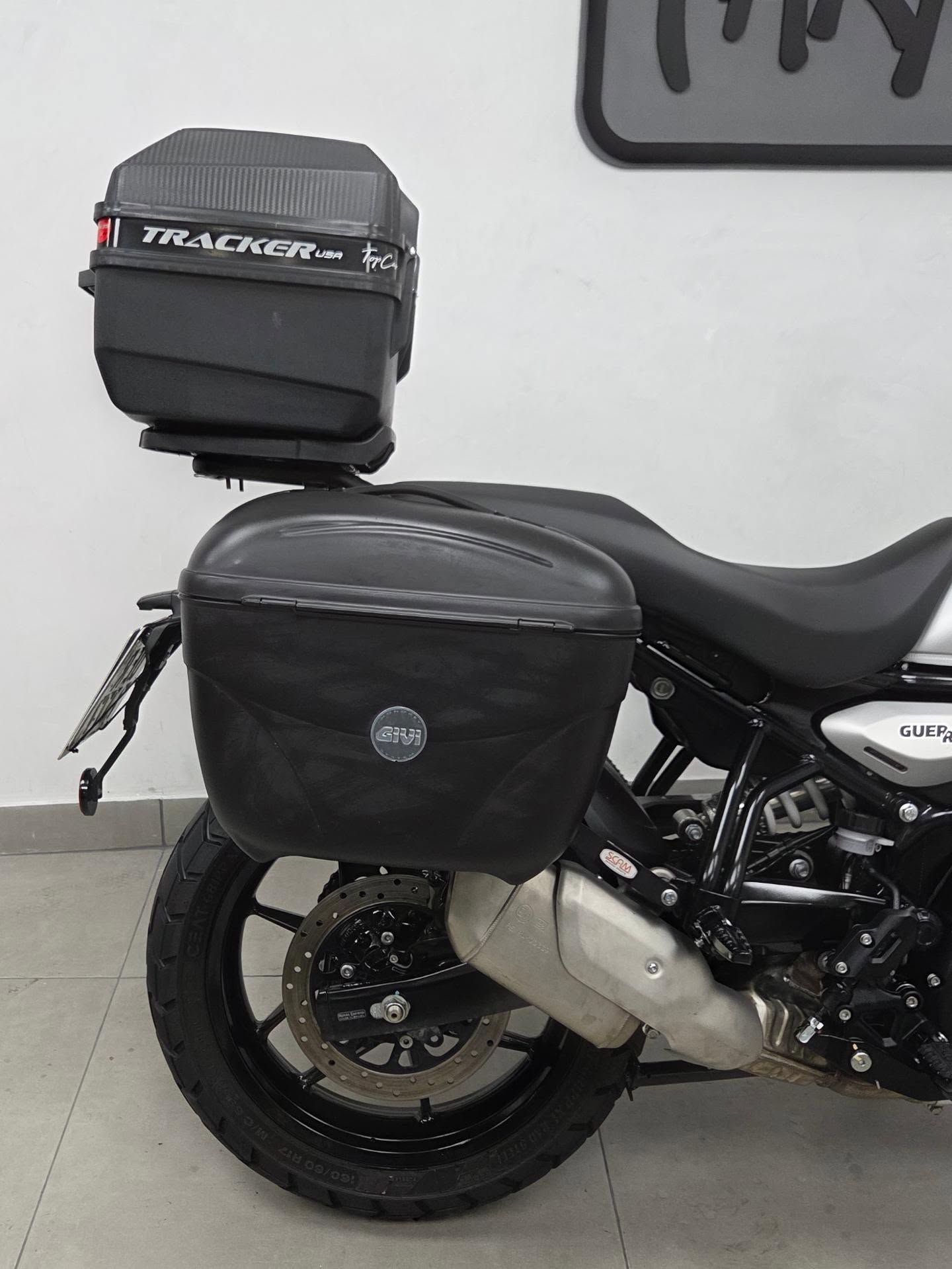 ROYAL ENFIELD GUERRILLA - Imagem 5