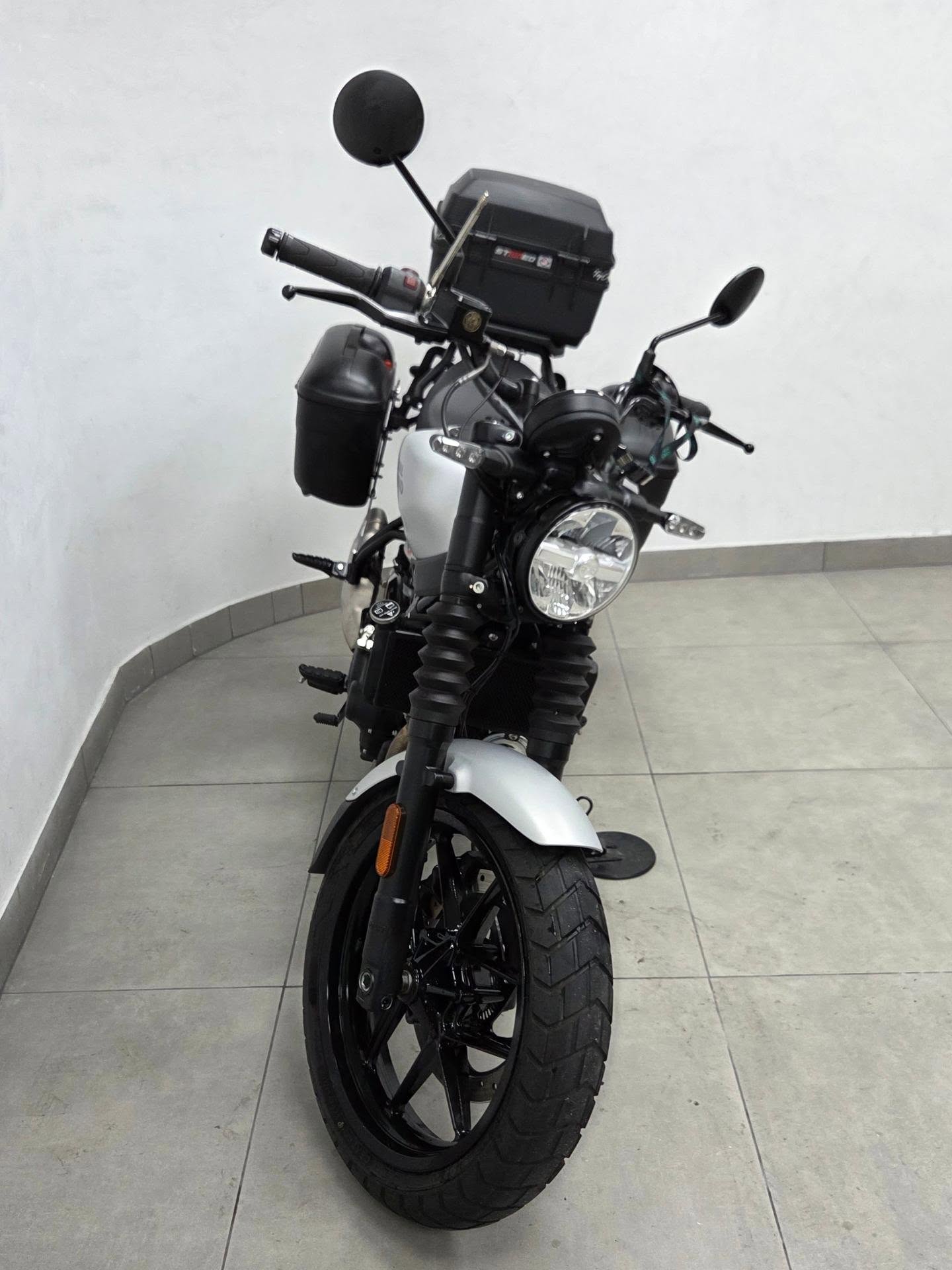 ROYAL ENFIELD GUERRILLA - Imagem 9