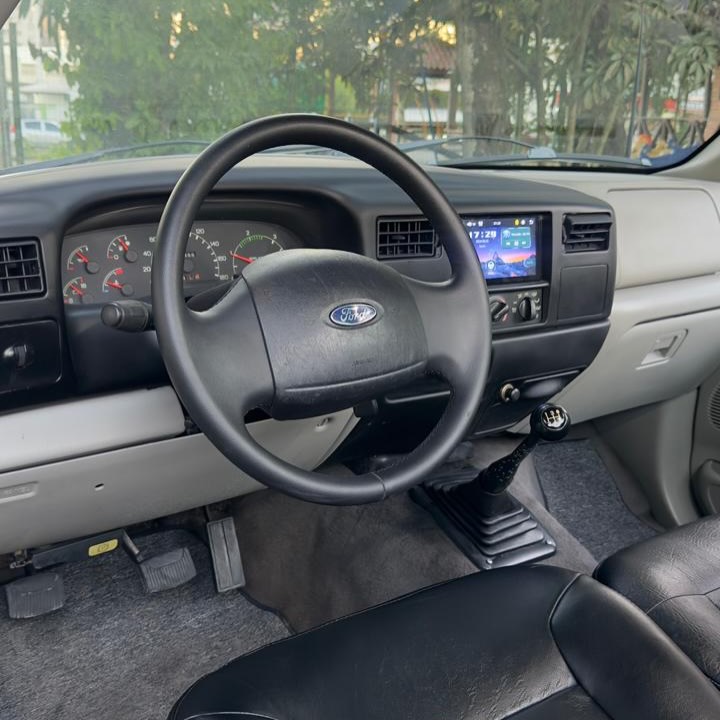 FORD F-250 XLT-L - Imagem 12