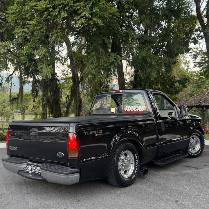 FORD F-250 XLT-L - Imagem 17