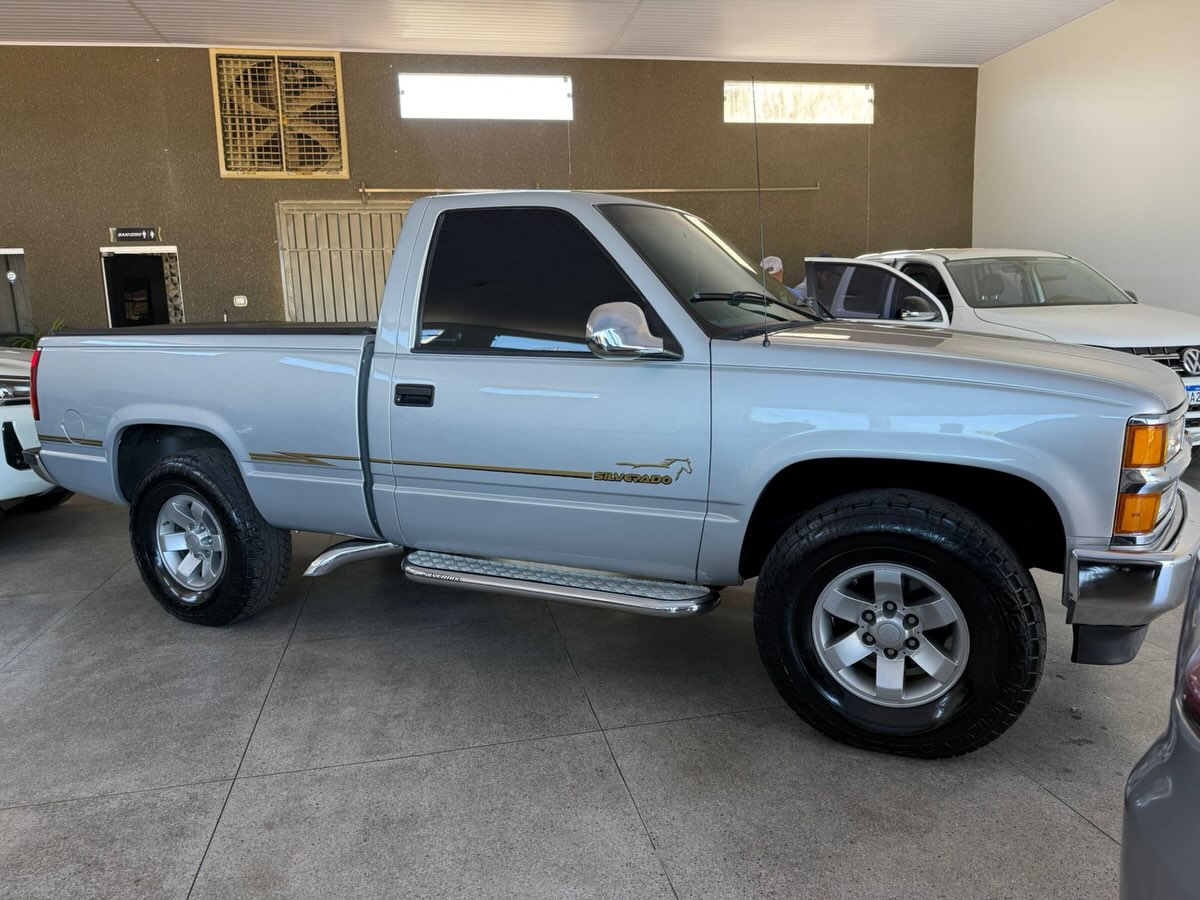 CHEVROLET SILVERADO - Imagem 1