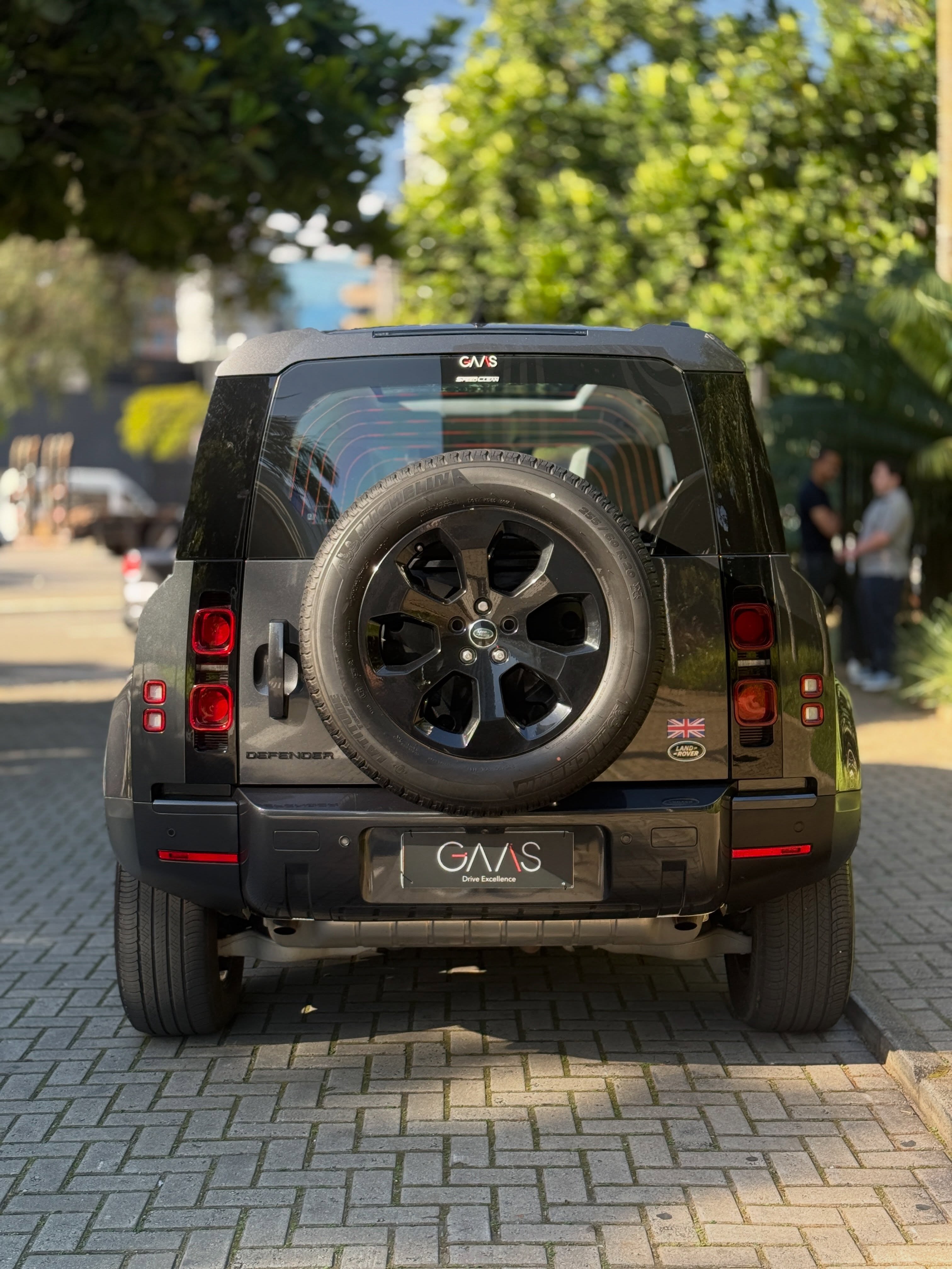 LAND ROVER DEFENDER 110 SE - Imagem 5