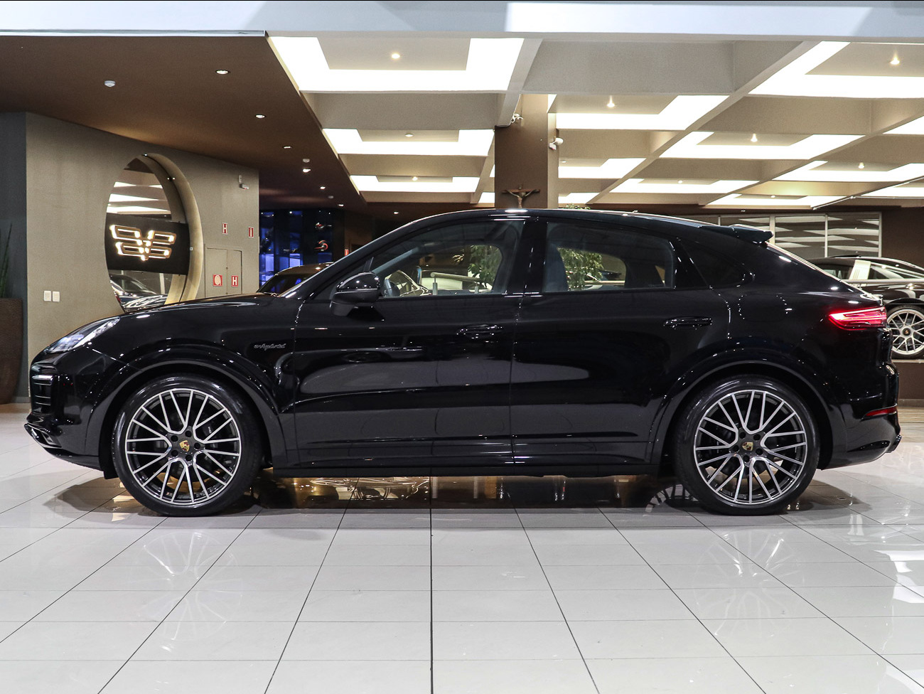 PORSCHE CAYENNE E-HYBRID PLATINUM EDITION - Imagem 2