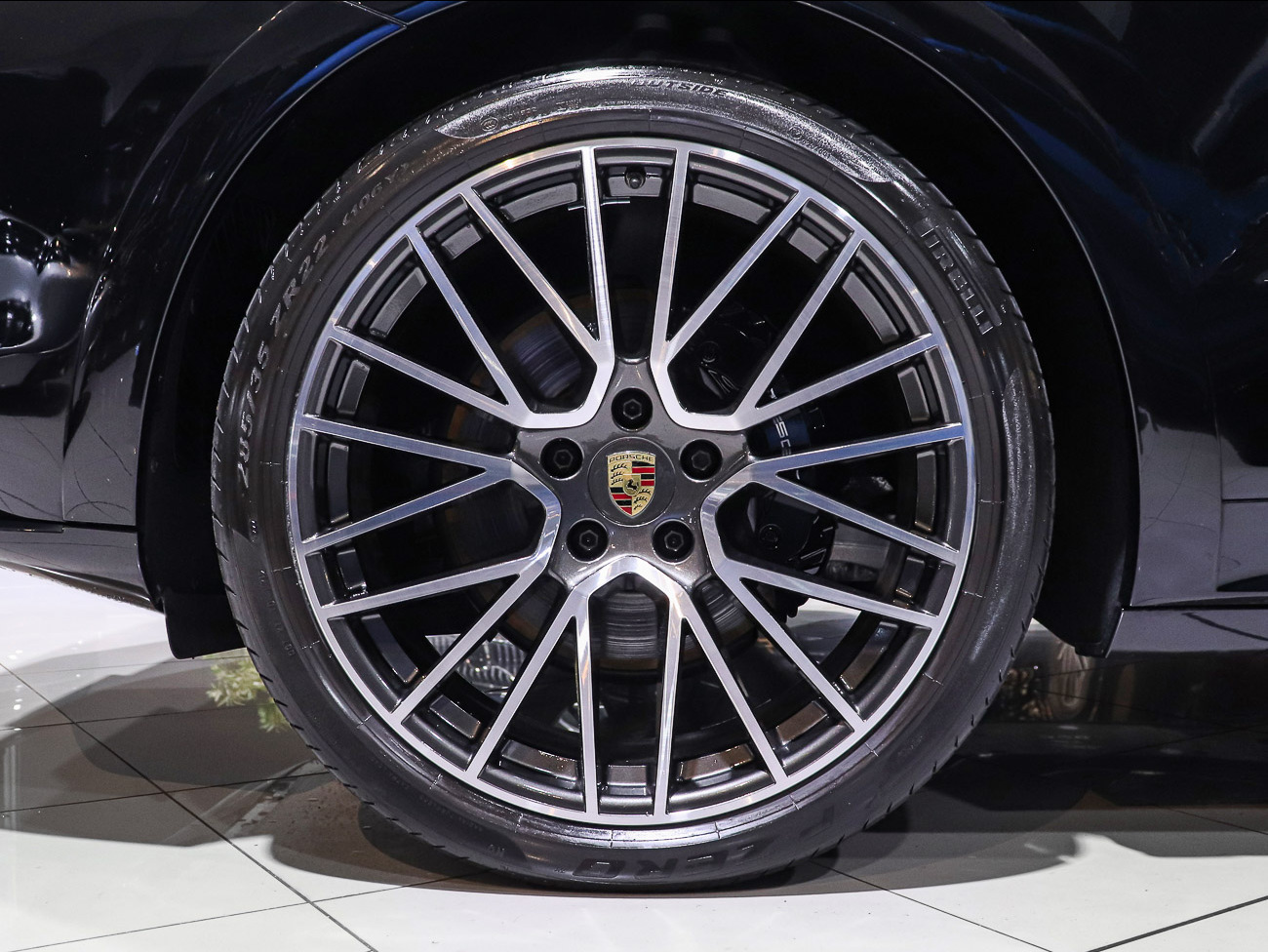 PORSCHE CAYENNE E-HYBRID PLATINUM EDITION - Imagem 5