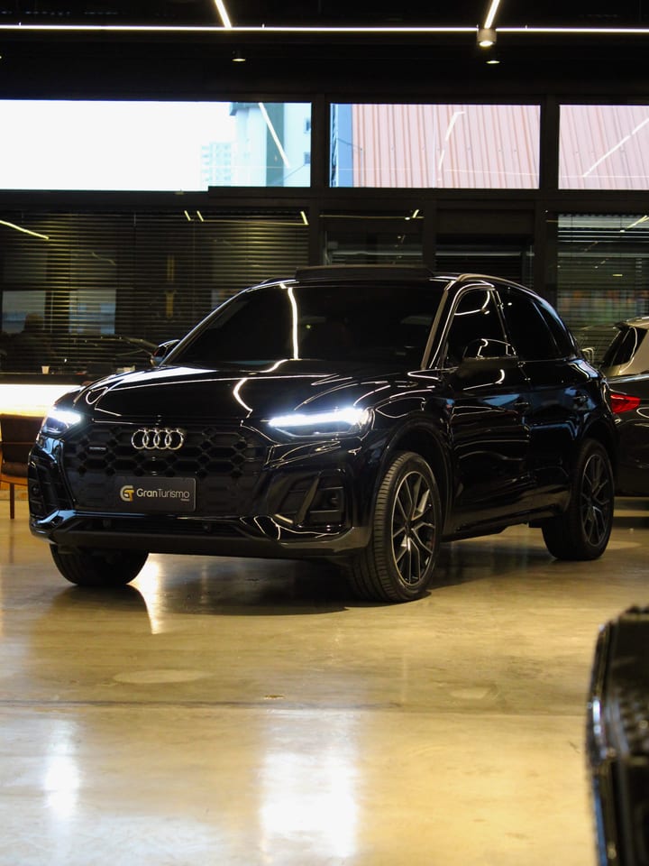 AUDI Q5 SLINE BLACK