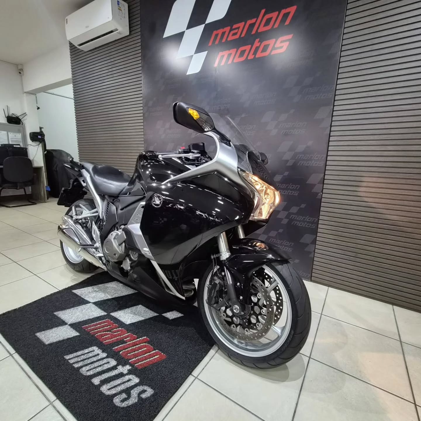 HONDA VFR 1200 F - Imagem 2