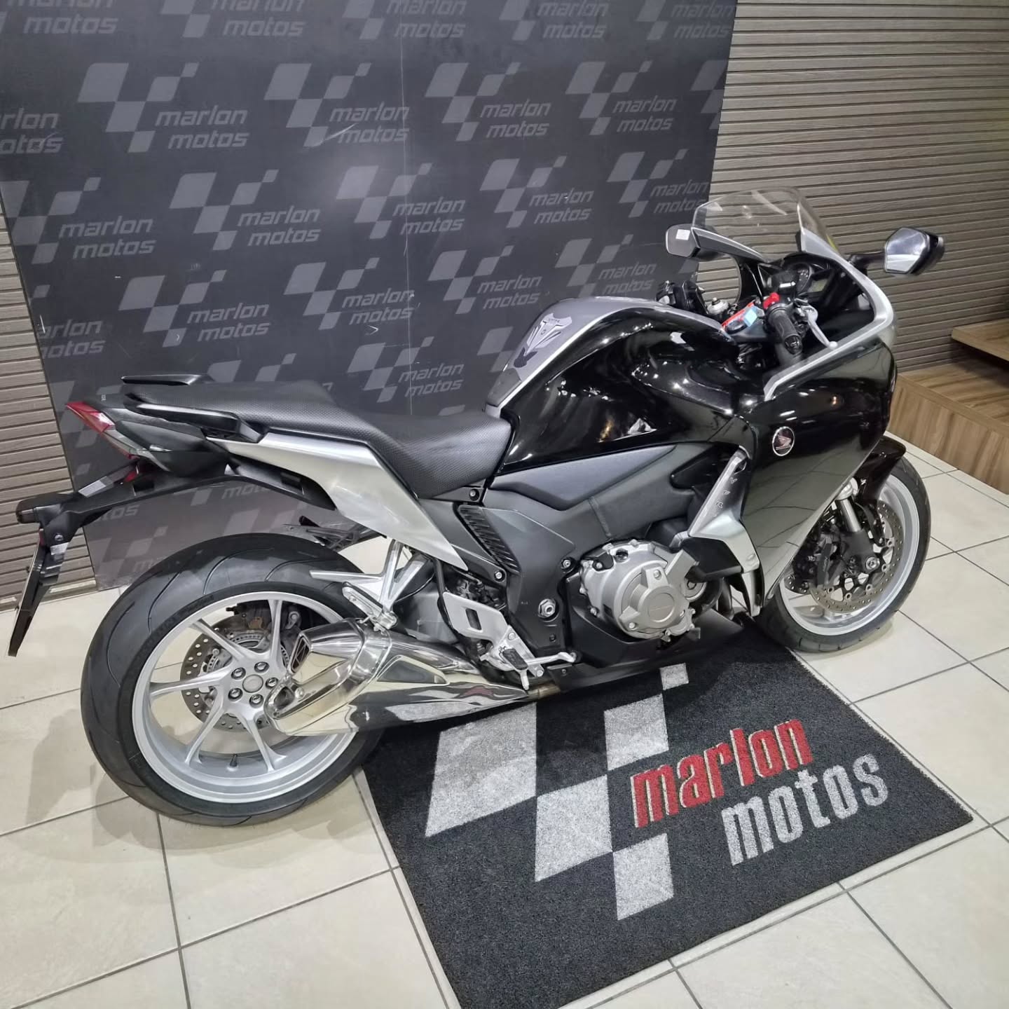 HONDA VFR 1200 F - Imagem 4