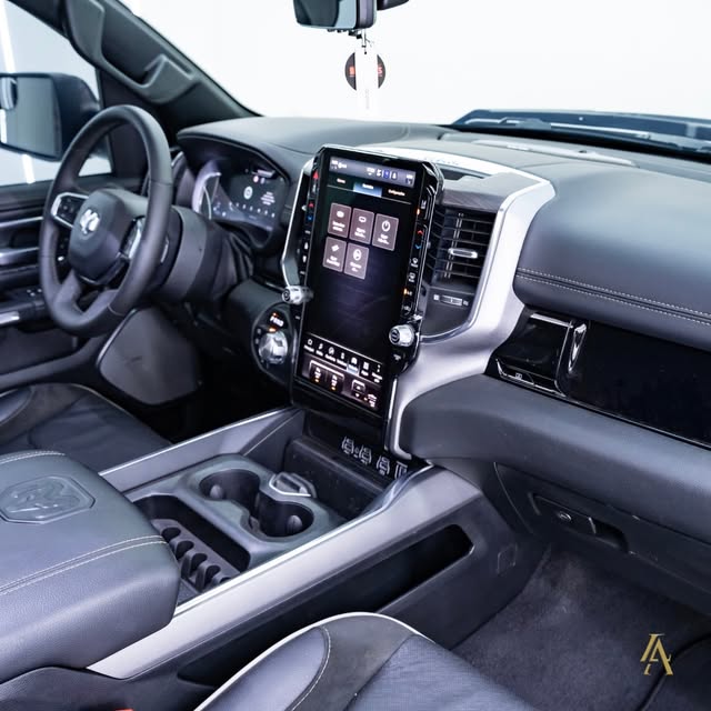 RAM 1500 LARAMIE NIGHT EDITION - Imagem 6
