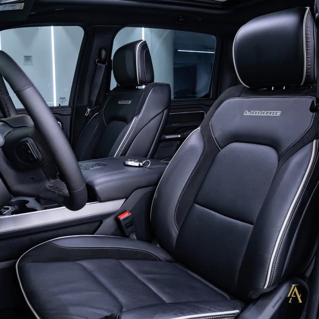 RAM 1500 LARAMIE NIGHT EDITION - Imagem 7