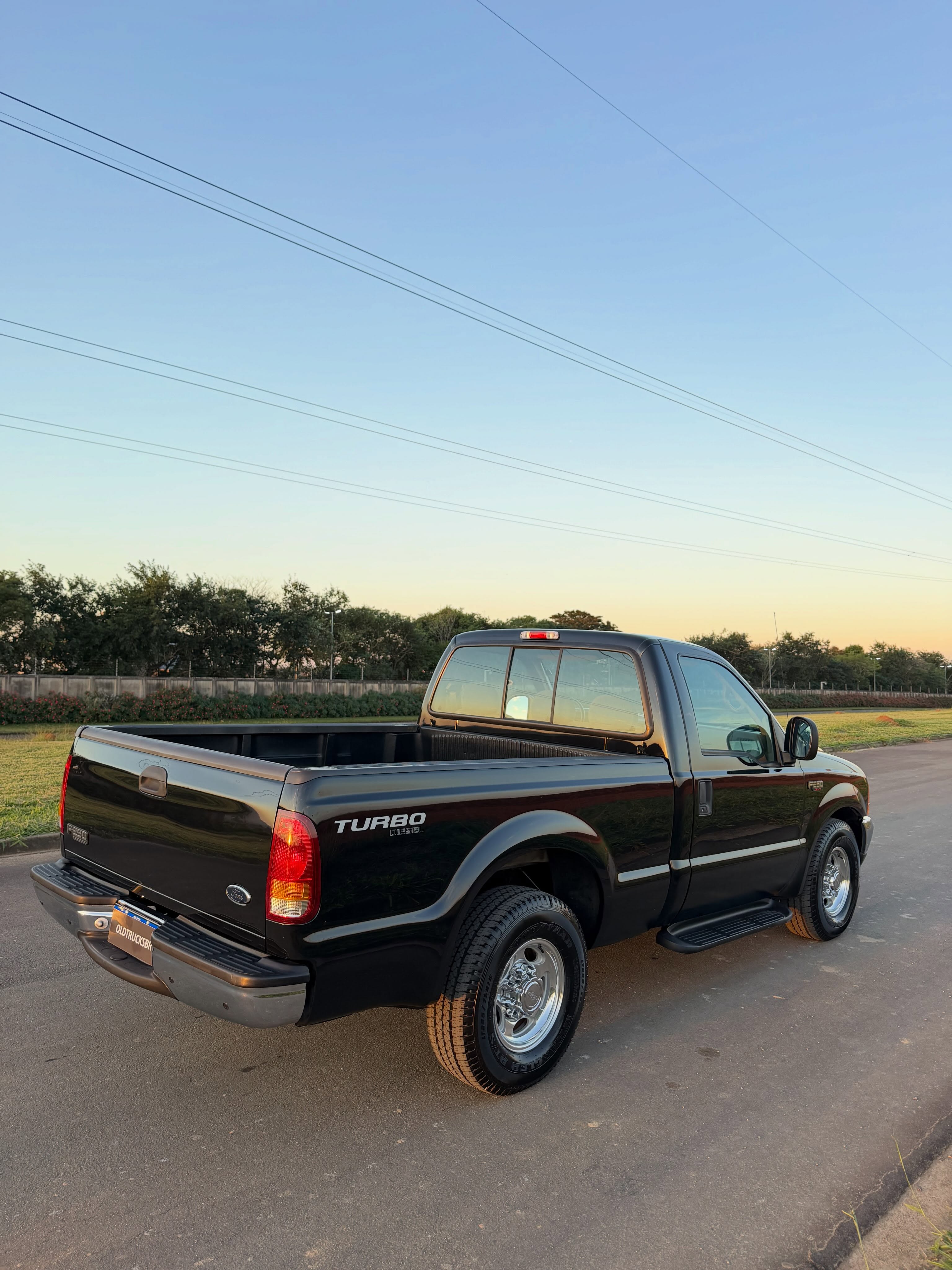 FORD F-250 XLTL - Imagem 4