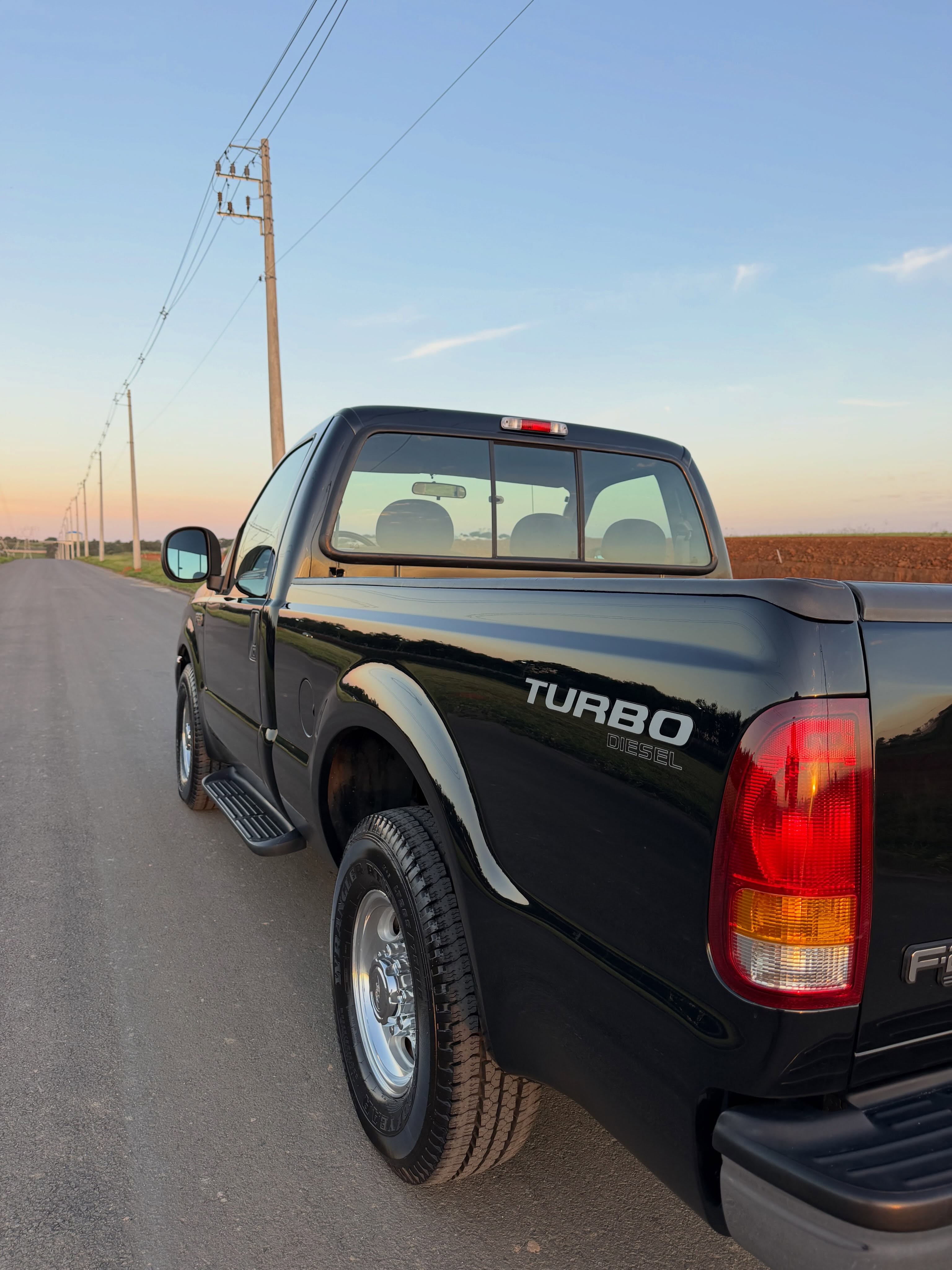 FORD F-250 XLTL - Imagem 5