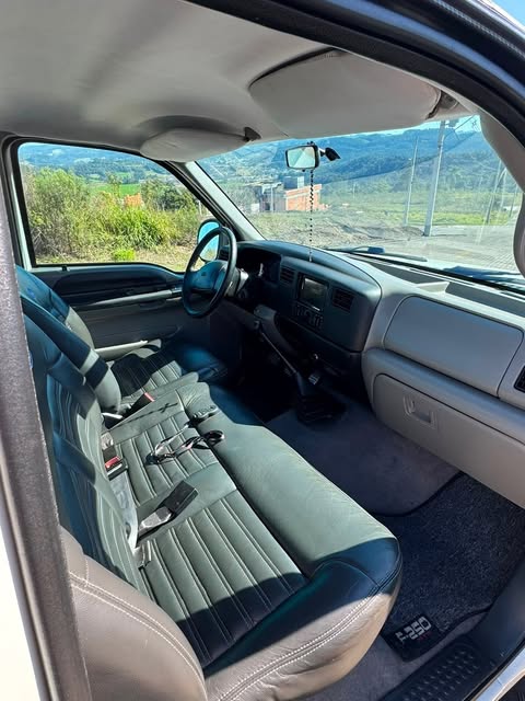 FORD F-250 XLT-L - Imagem 8