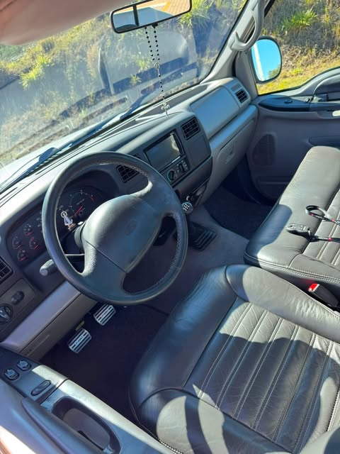 FORD F-250 XLT-L - Imagem 9