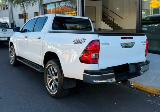 TOYOTA HILUX SRX - Imagem 8
