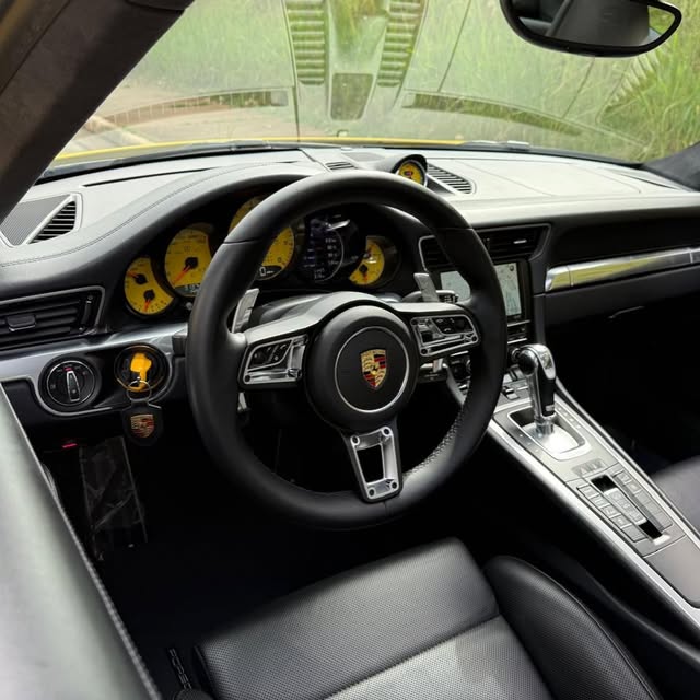 PORSCHE 911 TURBO - Imagem 9
