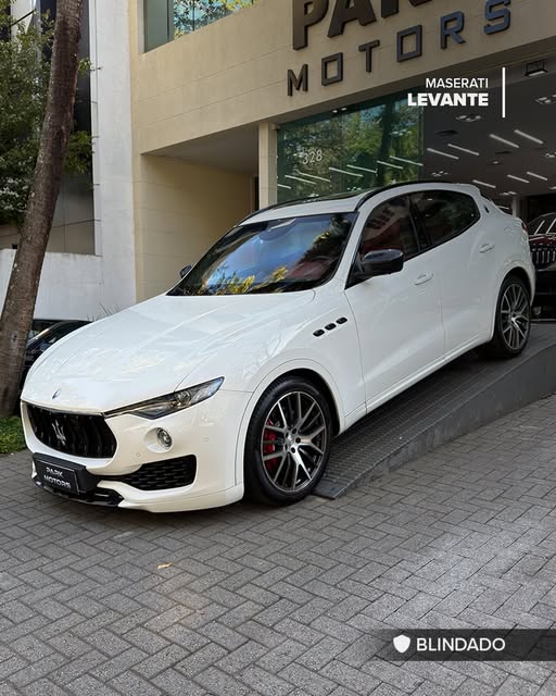 MASERATI LEVANTE S Q4 - Imagem 1
