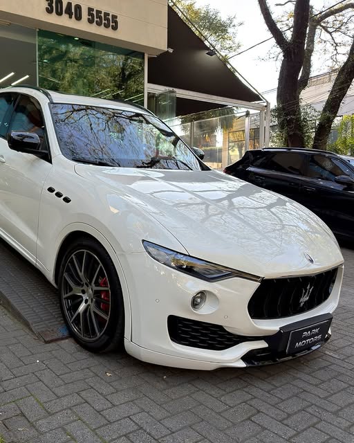 MASERATI LEVANTE S Q4 - Imagem 4