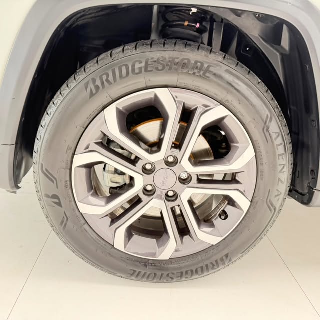 JEEP COMMANDER LIMITED T270 1.3 TB FLEX AUT. - Imagem 8