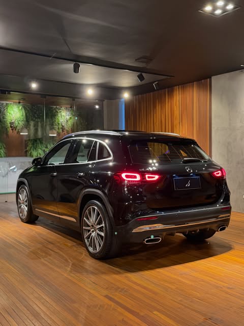 MERCEDES-BENZ GLA200 AMG LINE - Imagem 17