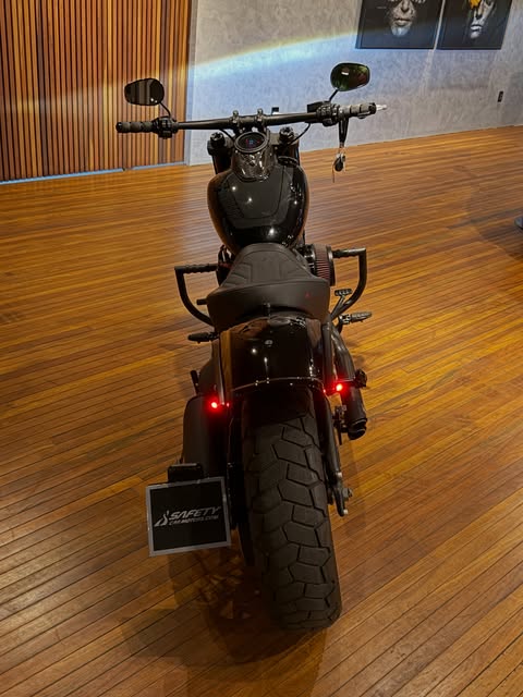 HARLEY-DAVIDSON FAT BOB - Imagem 11