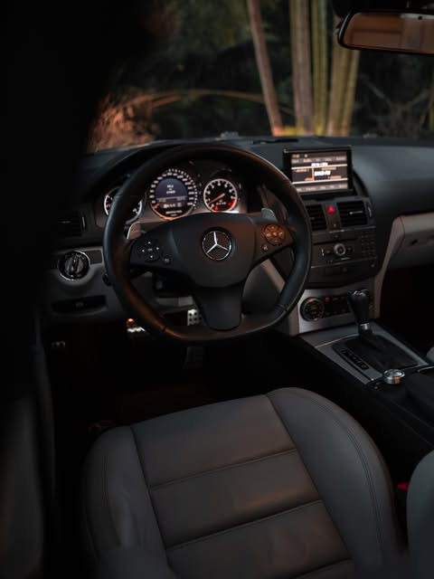 MERCEDES-BENZ C63 AMG - Imagem 20