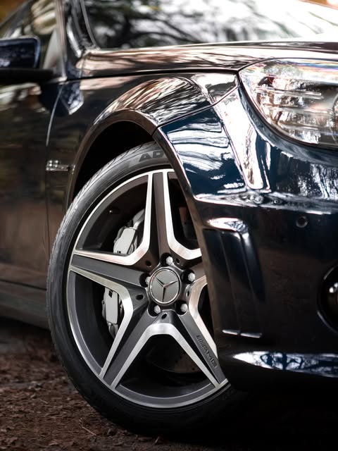 MERCEDES-BENZ C63 AMG - Imagem 3