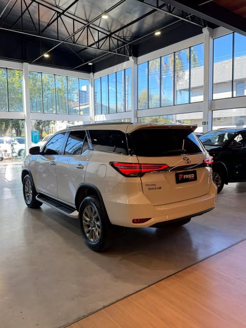 TOYOTA HILUX SW4 SRX - Imagem 3